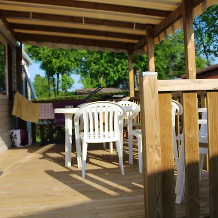 With 2 Bedrooms In With Shared Pool Furnished Garden And Wifi 2 Km From The Beach Ferienhaus *